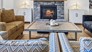 Apartment | 3 bedrooms, high-speed internet - Serenity Villa at Tamarack (Canmore)