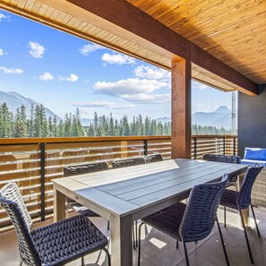Apartment - Serenity Villa at Tamarack (Canmore)
