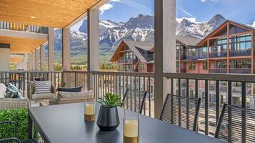 Apartemen, akses difabel | 3 kamar tidur dan internet