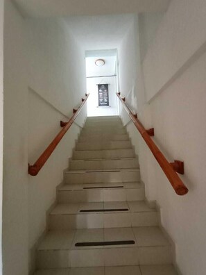 Handrails in stairways - Hotel Don Kike 55 (Mahahual)