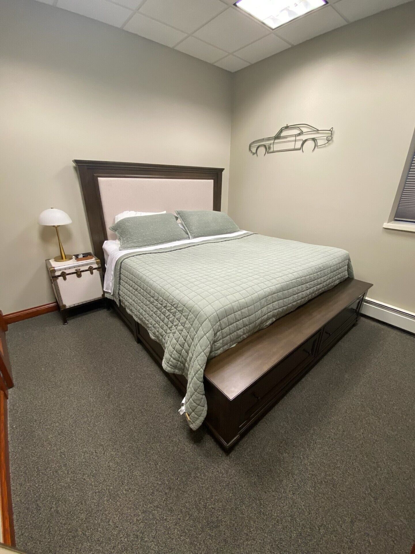 4 多间卧室、客房内保险箱、免费 WiFi、床单