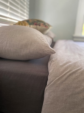 2 chambres, fer et planche à repasser, Wi-Fi gratuit, draps fournis