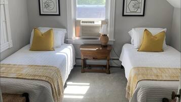 4 bedrooms, bed sheets