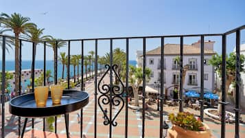 Apartamento superior, 2 habitaciones, vistas al mar | Vistas del balcón