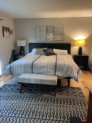 3 bedrooms, iron/ironing board, WiFi, bed sheets