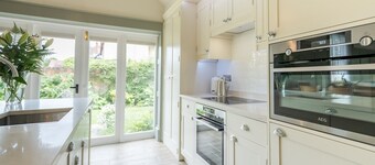 School House – Victorian elegance by the river with parking | Pass the Keys