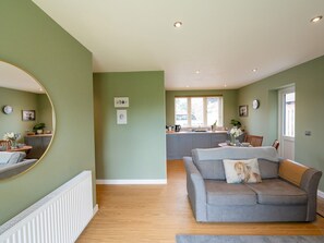 Interior - *Cosy, peaceful and modern ground floor apartment* - Pass the Keys (Shrewsbury)