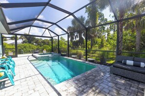 Outdoor pool, a heated pool - Charming Canal-Front Home with Gulf Access in Port Charlotte, FL (Port Charlotte)