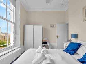 2 chambres, fer et planche à repasser, Wi-Fi gratuit, draps fournis
