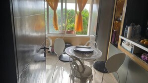 Dining room - Apartment With Swimming Pool and sea a few Meters Away (Casablanca)
