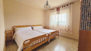 5 bedrooms, iron/ironing board, travel crib, WiFi
