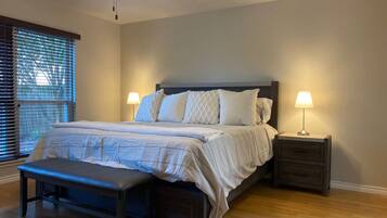 5 bedrooms, desk, iron/ironing board, WiFi