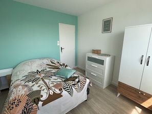 3 chambres, bureau, fer et planche à repasser, Wi-Fi gratuit
