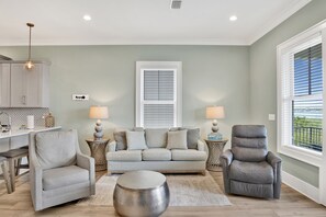 Smart-TV, Videospiele, DVD-Player, Bücher