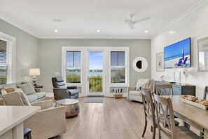 Smart-TV, Videospiele, DVD-Player, Bücher