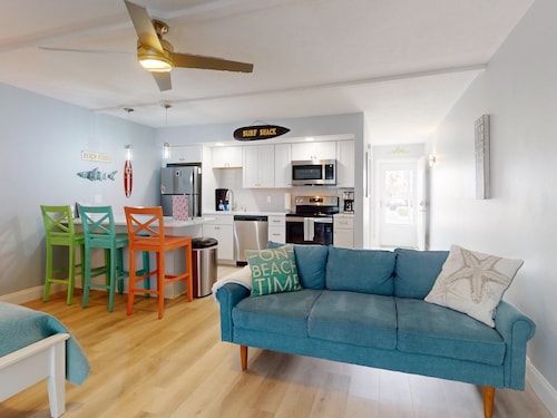 Beach Hideaway NSB- Steps to the beach