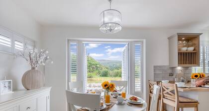 3 bedroom accommodation in Brynrefail, Nr Caernarfon