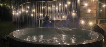 Bayfield Retreat 2 • Pool • HotTub • Near Grand Bend & Lake Huron • Pet Friendly