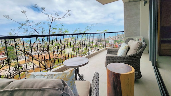 Property grounds - Beautiful new Studio in Alta Vista Puerto Vallarta with roof top pool and gym (Puerto Vallarta)
