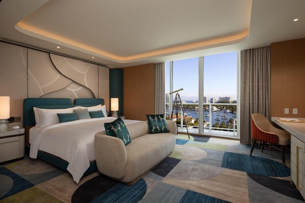 Presidential Suite | Frette Italian sheets, premium bedding, in-room safe - Pier Sixty-Six (Pier 66) (Fort Lauderdale)