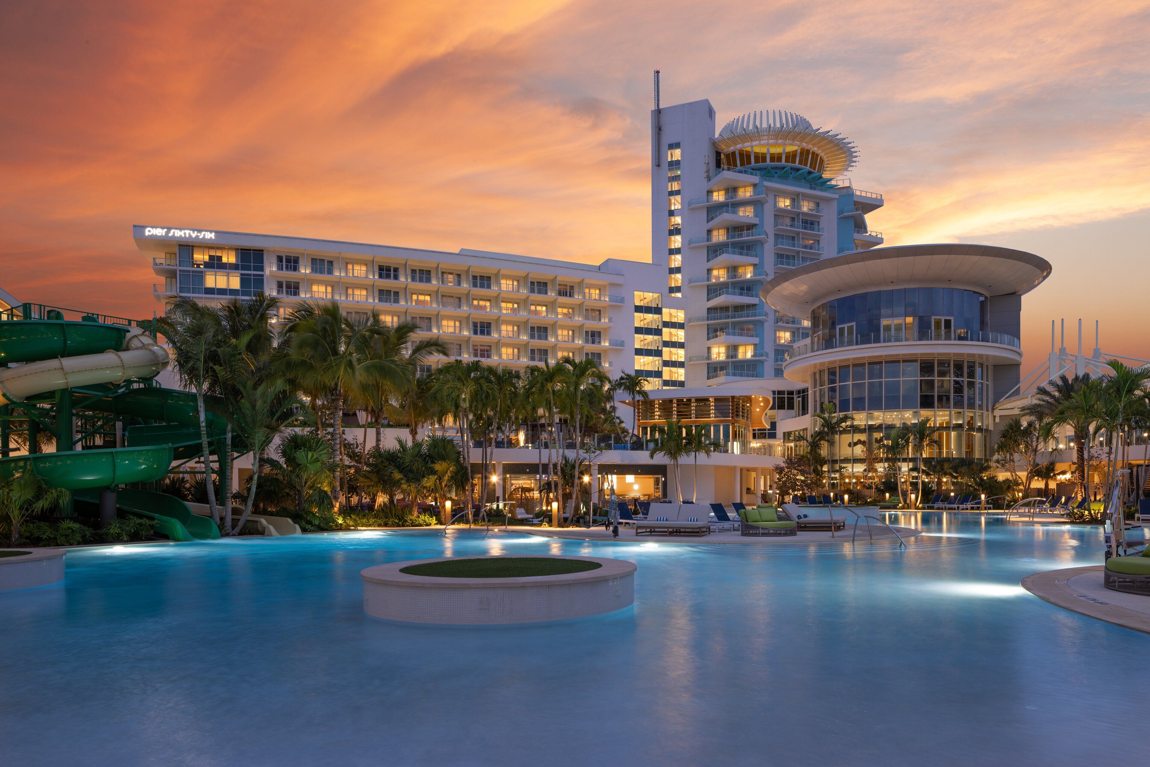 3 kolam renang terbuka, kabana (surcaj), payung kolam 