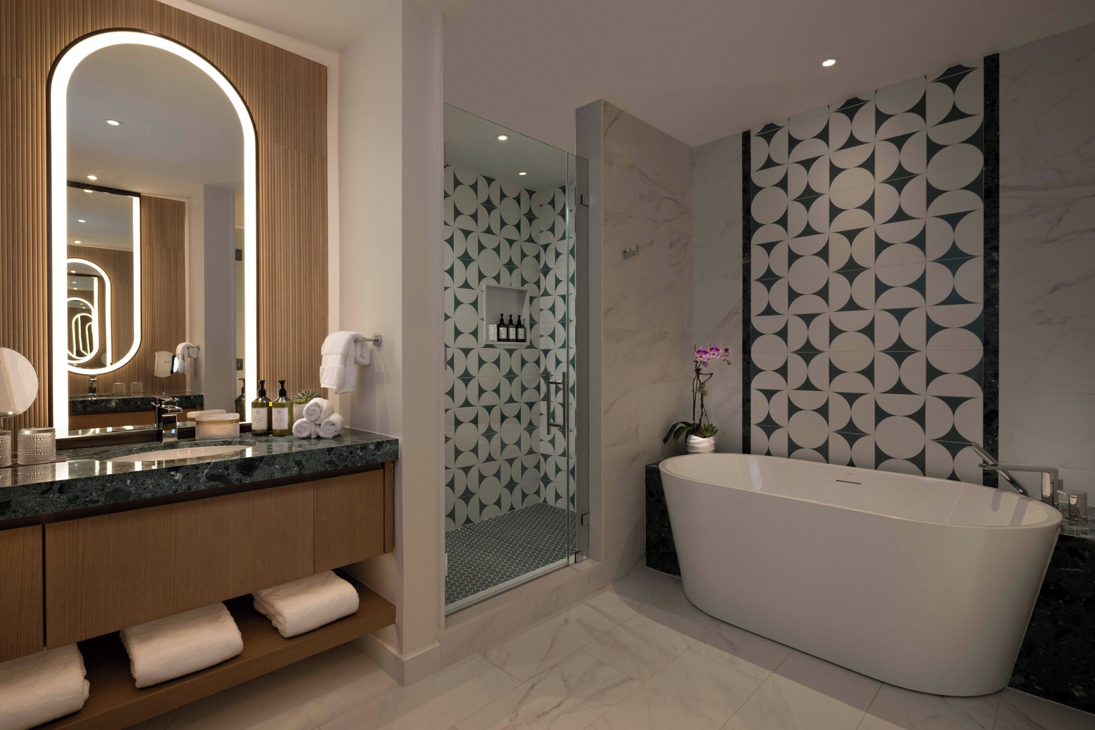 Junior Suite | Frette Italian sheets, premium bedding, in-room safe