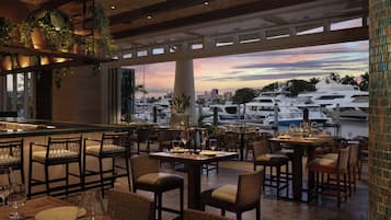 9 Restaurants, Abendessen