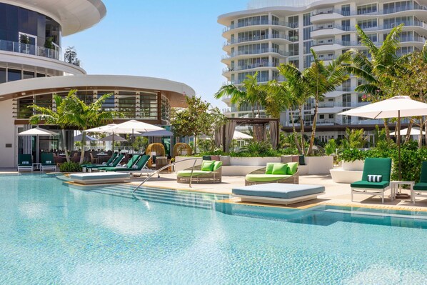 3 outdoor pools, open 7:00 AM to 7:00 PM, cabanas (surcharge) - Pier Sixty-Six (Pier 66) (Fort Lauderdale)
