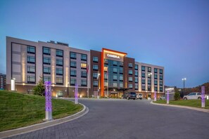 Exterior - Cambria Hotel Pigeon Forge (Pigeon Forge)