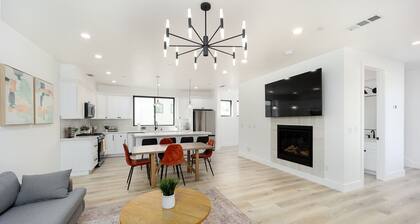 Brand New Downtown 3BR Condo - Walk to Everything!