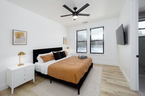 3 bedrooms, iron/ironing board, WiFi, bed sheets - Brand New Downtown 3BR Condo - Walk to Everything! (Sacramento)