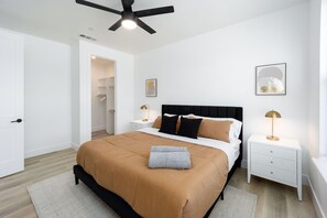 3 chambres, fer et planche à repasser, Wi-Fi, literie fournie