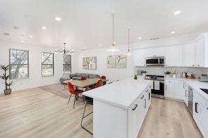 Fridge, microwave, oven, stovetop - 3BR Midtown townhome - Walk to Golden 1 & Capitol (Sacramento)