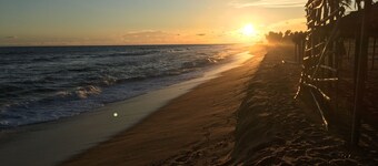 Lamistad, Entre la Lagune et la Plage de Ouidah !