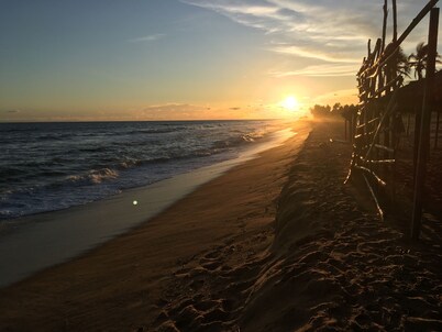 Lamistad, Entre la Lagune et la Plage de Ouidah !