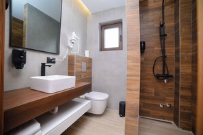 Apartamento luxo, vista para a cidade | Frigobar, cortinas blackout, quartos à prova de som, Wi-Fi de cortesia