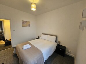 2 quartos, Wi-Fi de cortesia, roupa de cama