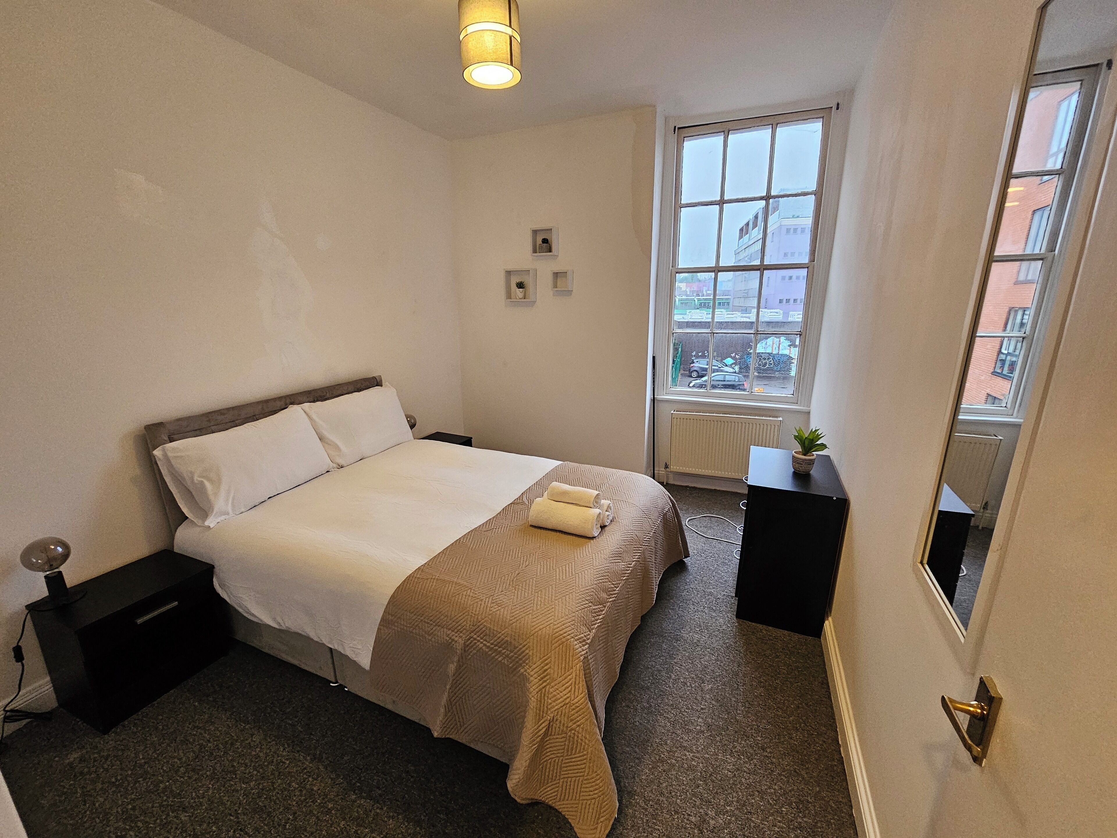 2 makuuhuonetta, ilmainen Wi-Fi, vuodevaatteet