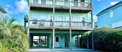 المنشأة من الخارج