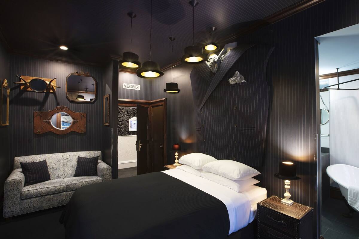 The Dashing Haberdasher | 2 bedrooms, desk, free WiFi, bed sheets