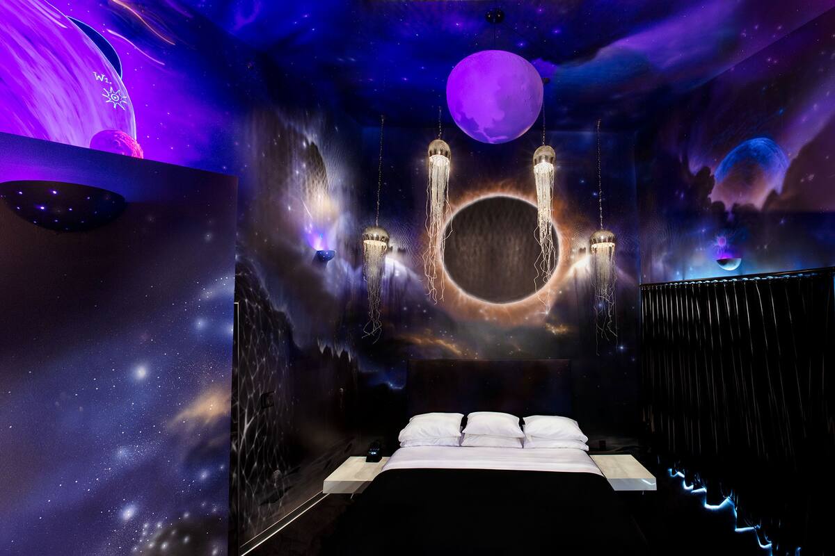 Galileo's Gate | 2 bedrooms, desk, free WiFi, bed sheets