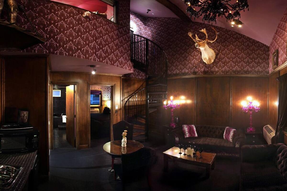 The Noir Boudoir | Living area