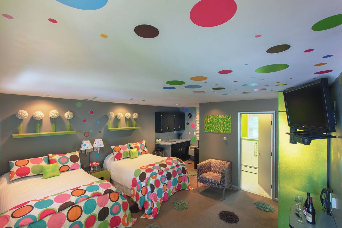 Classic Contemporary 1 | 2 bedrooms, desk, free WiFi, bed sheets