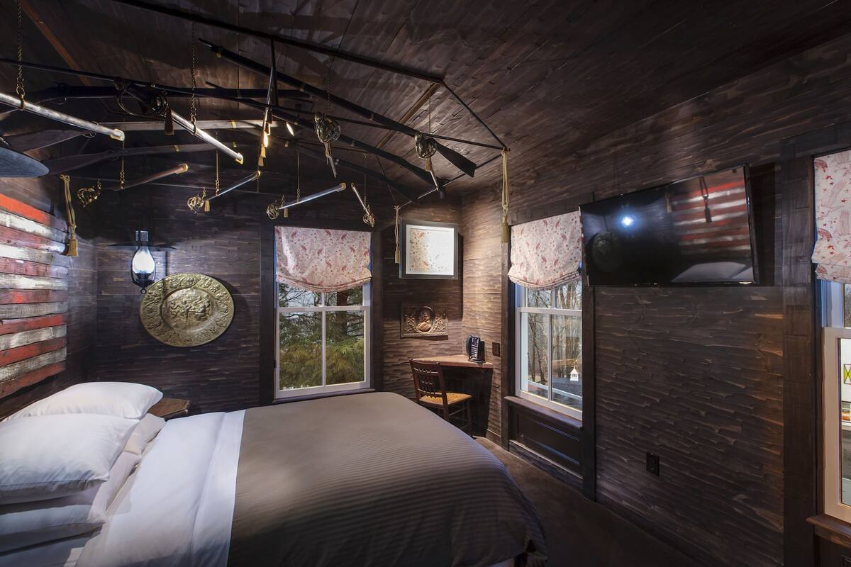 The Brother's Stratton | 2 bedrooms, desk, free WiFi, bed sheets