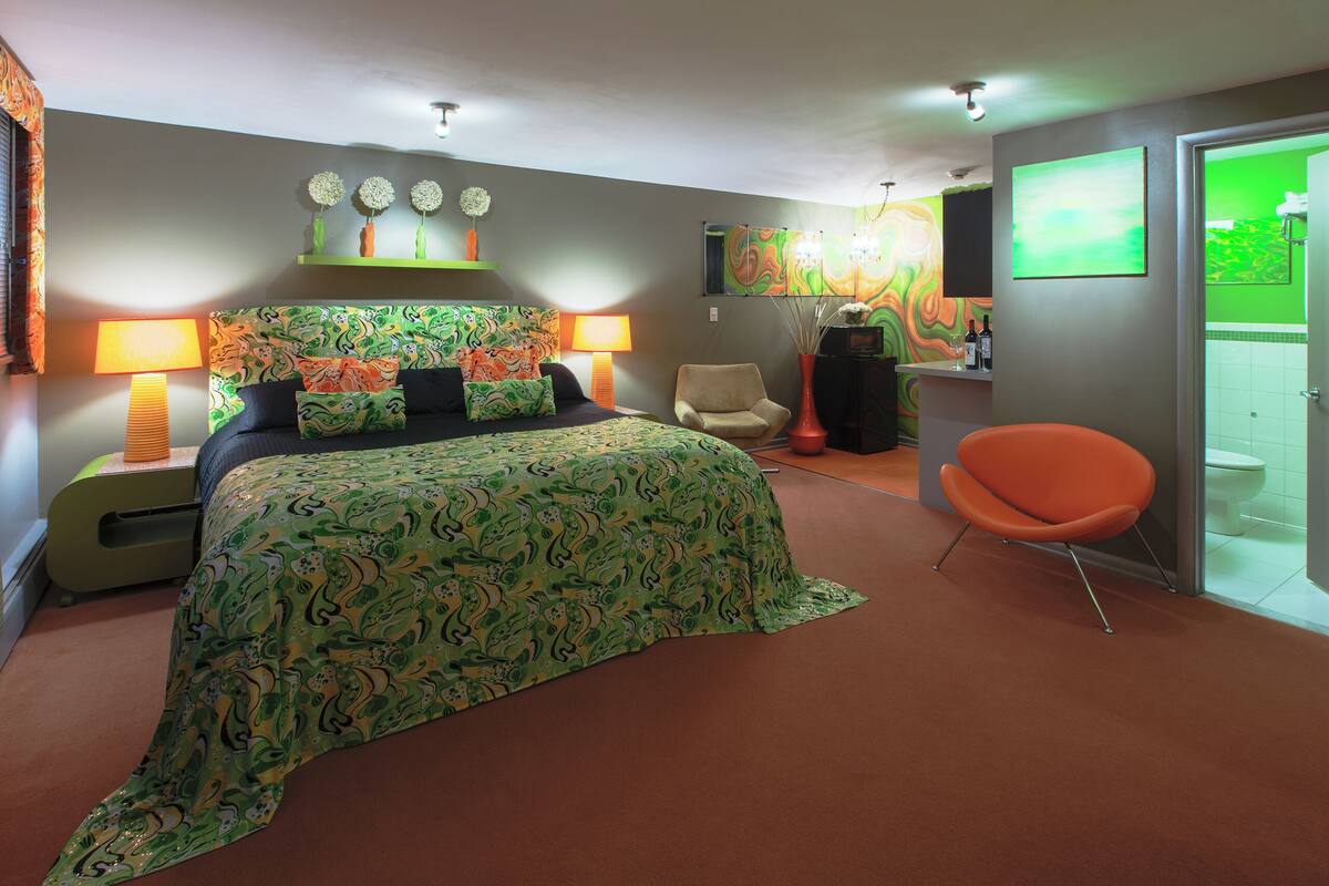 Classic Contemporary 4 | 2 bedrooms, desk, free WiFi, bed sheets