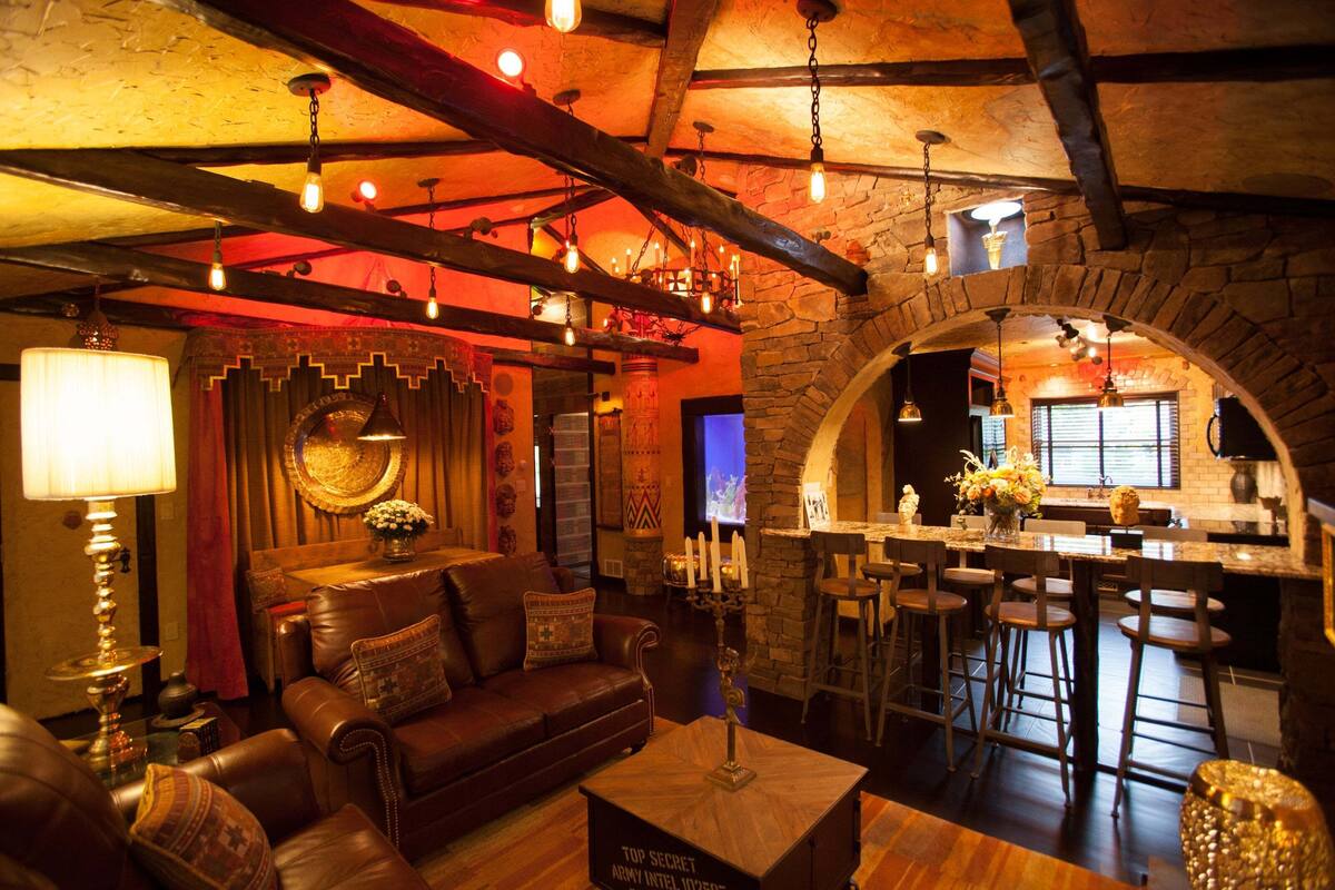 The Archaeologist's Digs | Living area