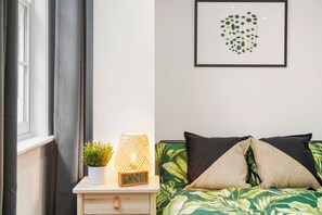 2 habitaciones, escritorio, tabla de planchar con plancha y wifi gratis 