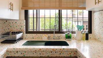 Fridge, microwave, oven, stovetop