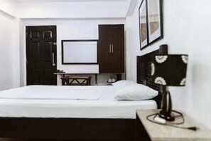 Room - San Agustin Residences (Makati)