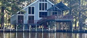 Tickfaw River House - sleeps 8- has 5 beds